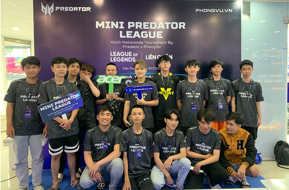 Toàn cảnh vòng chung kết khu vực Mini Predator League tại showroom Phong Vũ trên toàn quốc