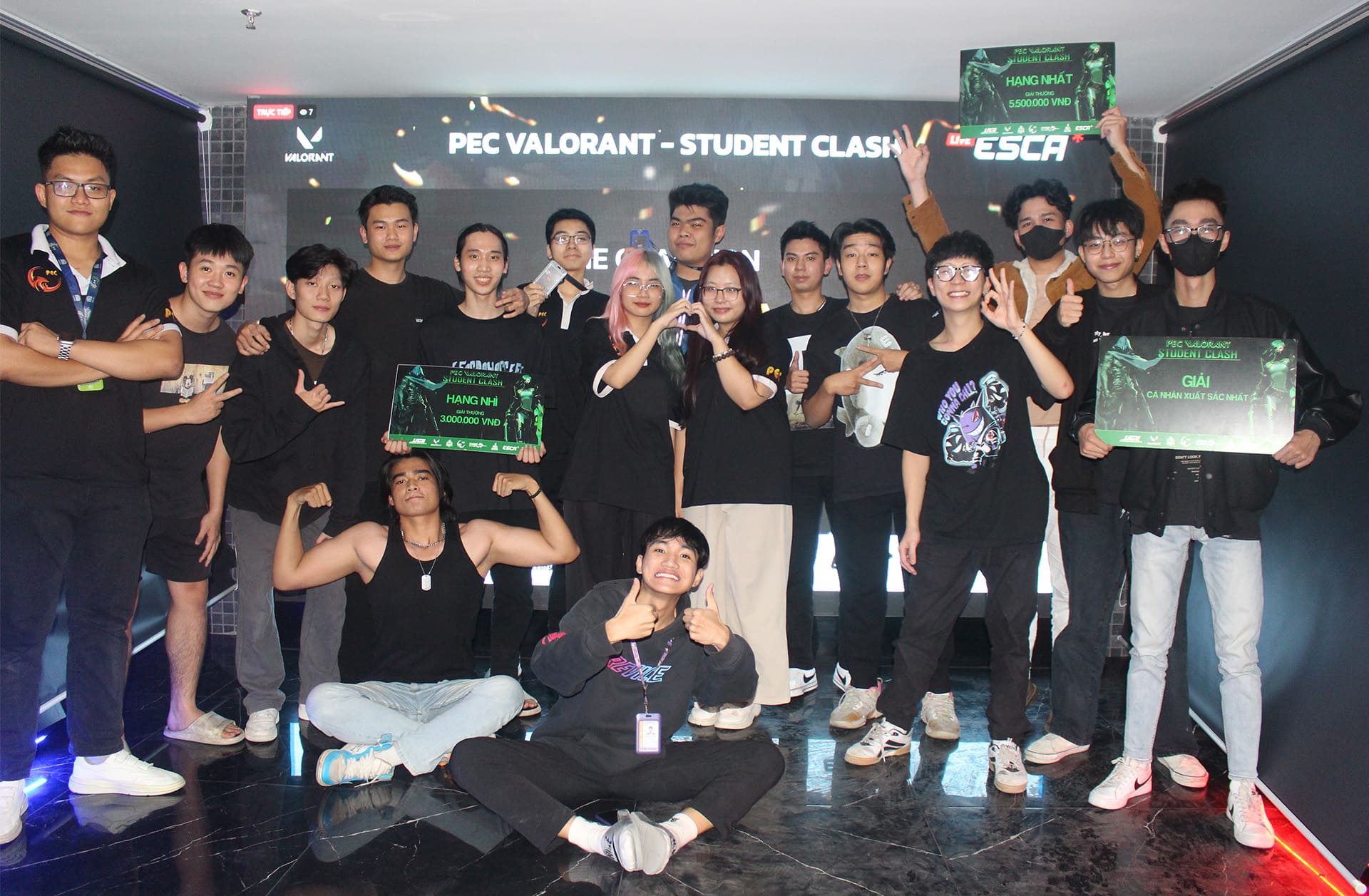 Dimsum lên ngôi vô địch xứng đáng tại giải đấu Phenika Valorant Student Clash 2023