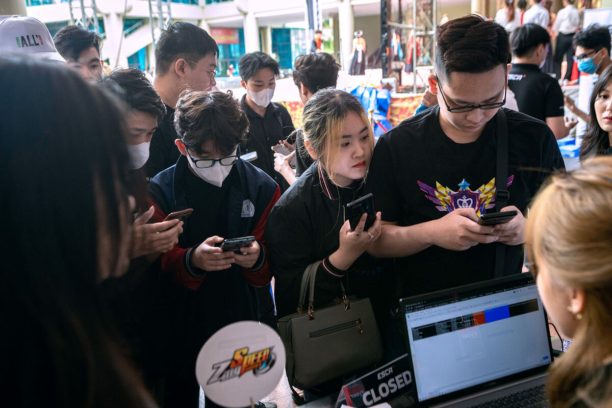 Các tuyển thủ ZingSpeed Mobile có mặt tại địa điểm từ rất sớm tại triển lãm Vân Hồ, Hà Nội